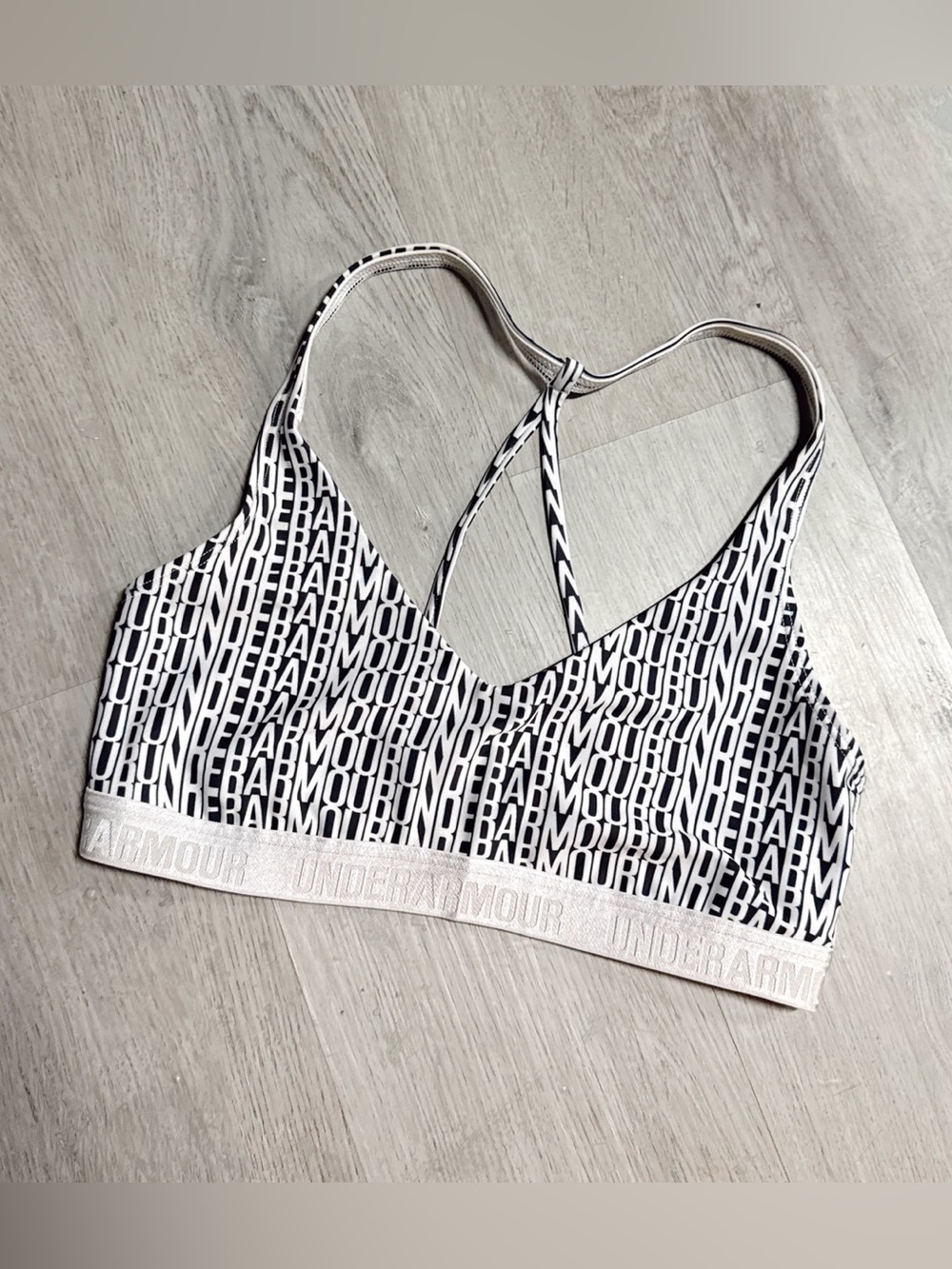 •UNDER ARMOUR• SPORTS BRA